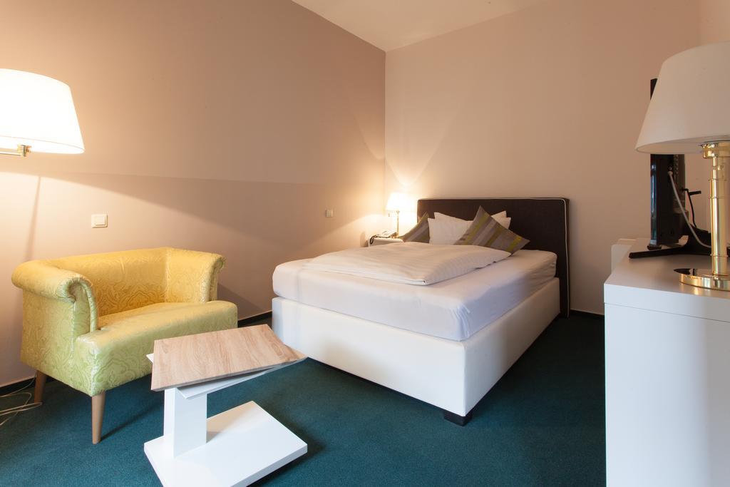 Hotel Am Grudenberg Halberstadt Exteriör bild